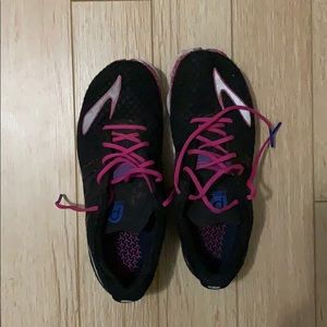 Brooks connect running shoes